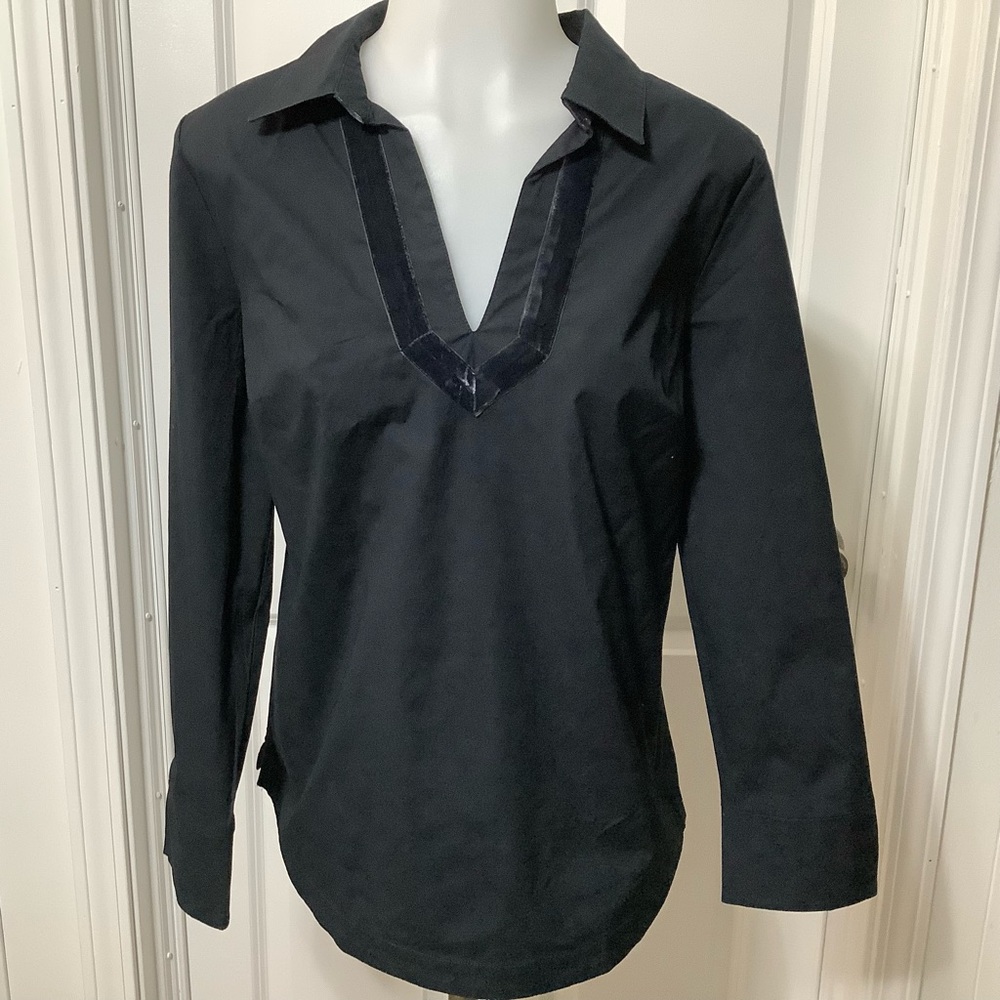 Vineyard vine long sleeve shirt color black Small.NWT